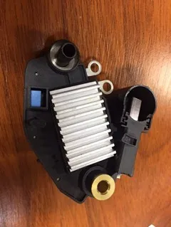 Regulador de voltaje de alternador
