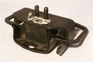 SOPORTE MOTOR DEL DER ISUZU P-UP 89 (4JA1)