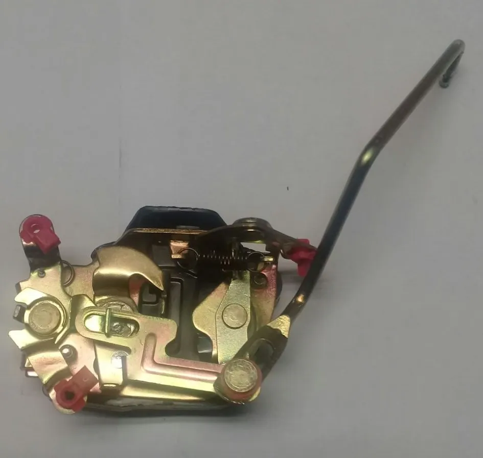 Cerradura de puerta delantera izquierda