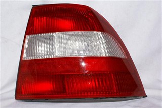 FAROL TRA IZQ VW POLO 01 (SEDAN) (DEPO)