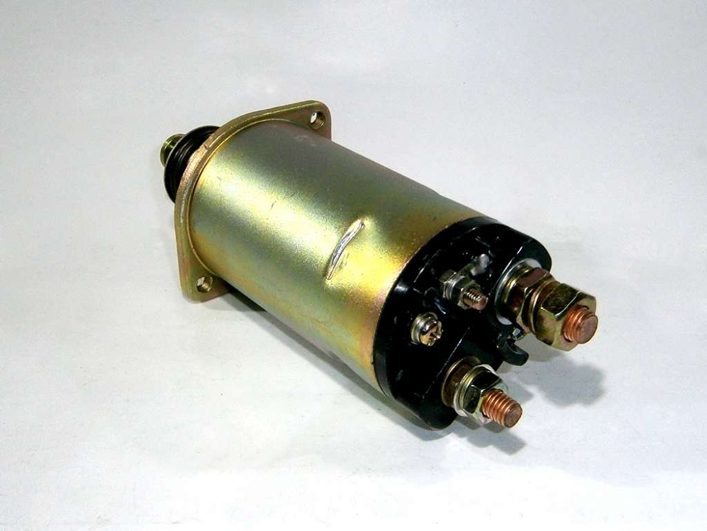 Solenoide de arranque Nikko 24V con 2 tornillos
