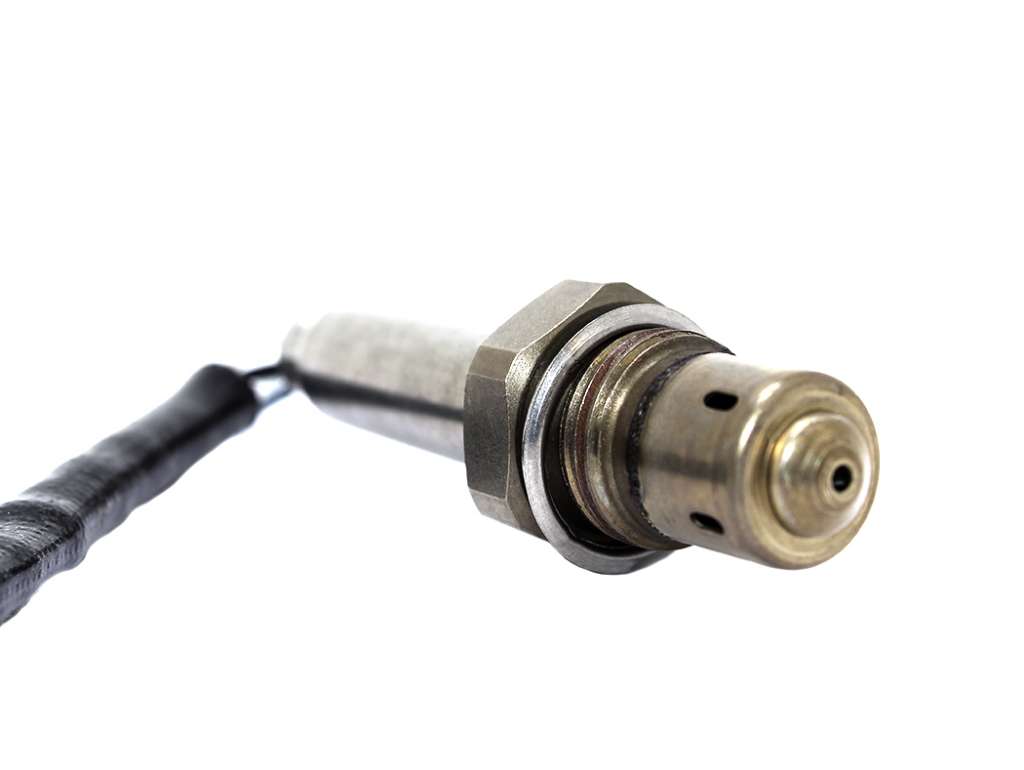 Sonda Lambda (Sensor de Oxígeno) Nissan Sentra B13 antes del catalizador
