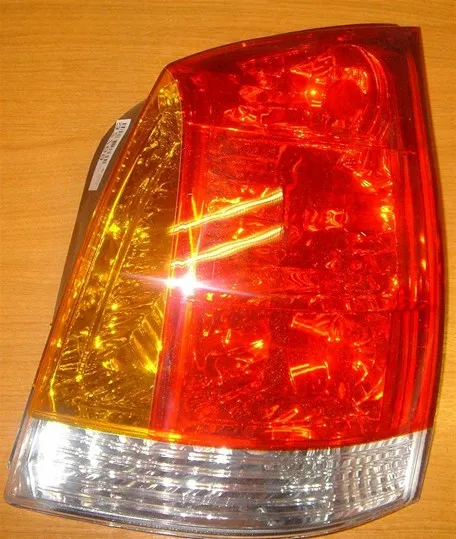 Faro trasero derecho con señalero ámbar