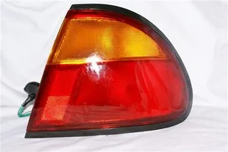 Faro trasero derecho