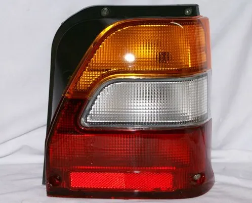 Faro trasero derecho Suzuki Maruti