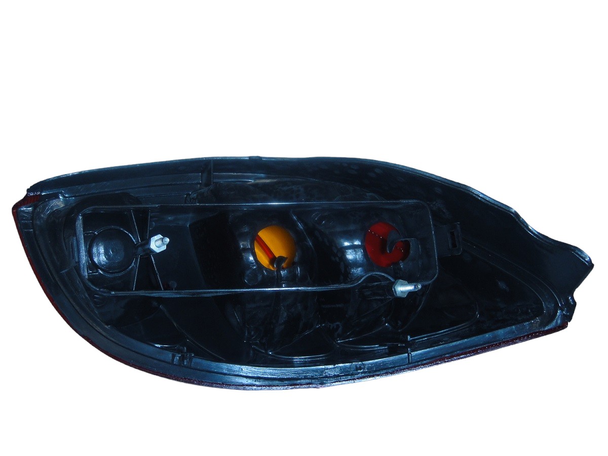 FARO TRASERO IZQUIERDO CHEVROLET CELTA 2001/2006