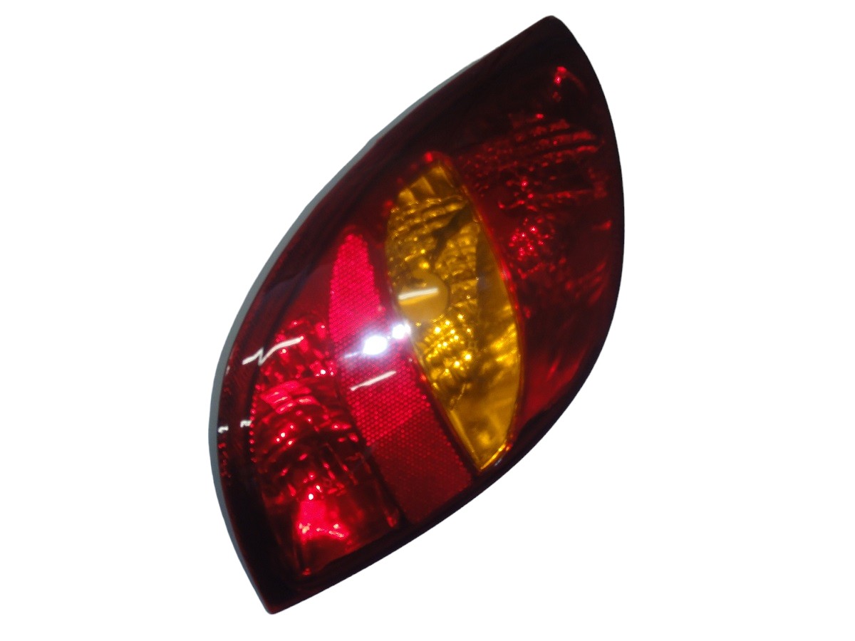 FARO TRASERO IZQUIERDO CHEVROLET CELTA 2001/2006