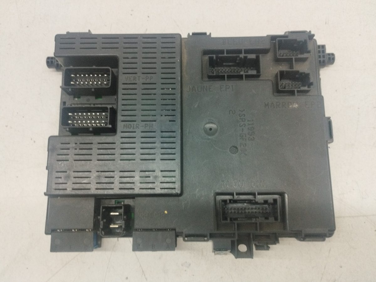 Caja Reles / Fusibles Citroën Xsara Berlina 1997-2005 2.0 HDi Exclusive (80kW) 9650624680