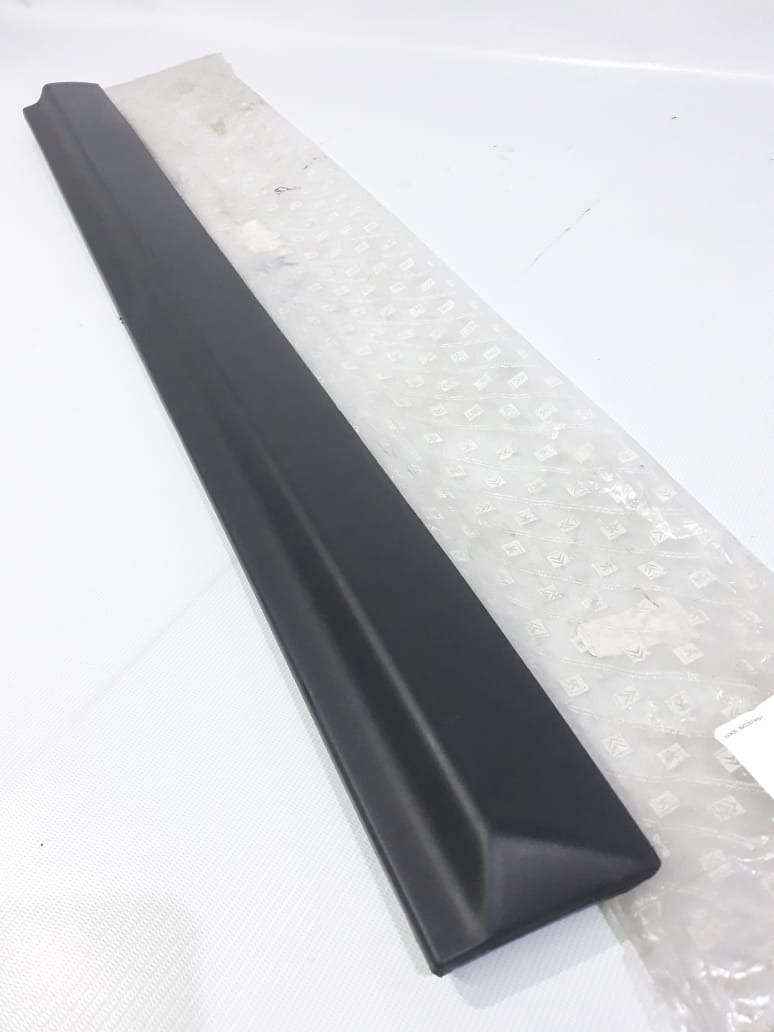 MOLDURA PUERTA DELANTERO DERECHO CITROEN C4 5 PUERTAS [ORIGINAL PSA]