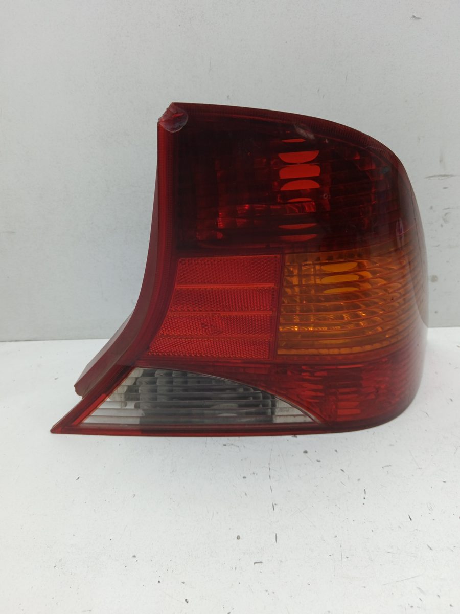 Farol Trasero Derecho Exterior Ford Focus Berlina (CAK) 1998-2004 Ambiente