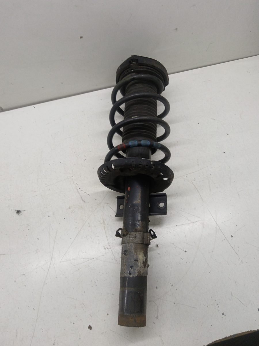 Amortiguador Delantero Der/Izq Volkswagen Fox (5Z1) 2005-2012 Básico 1.4L 55kW 5Z0413031