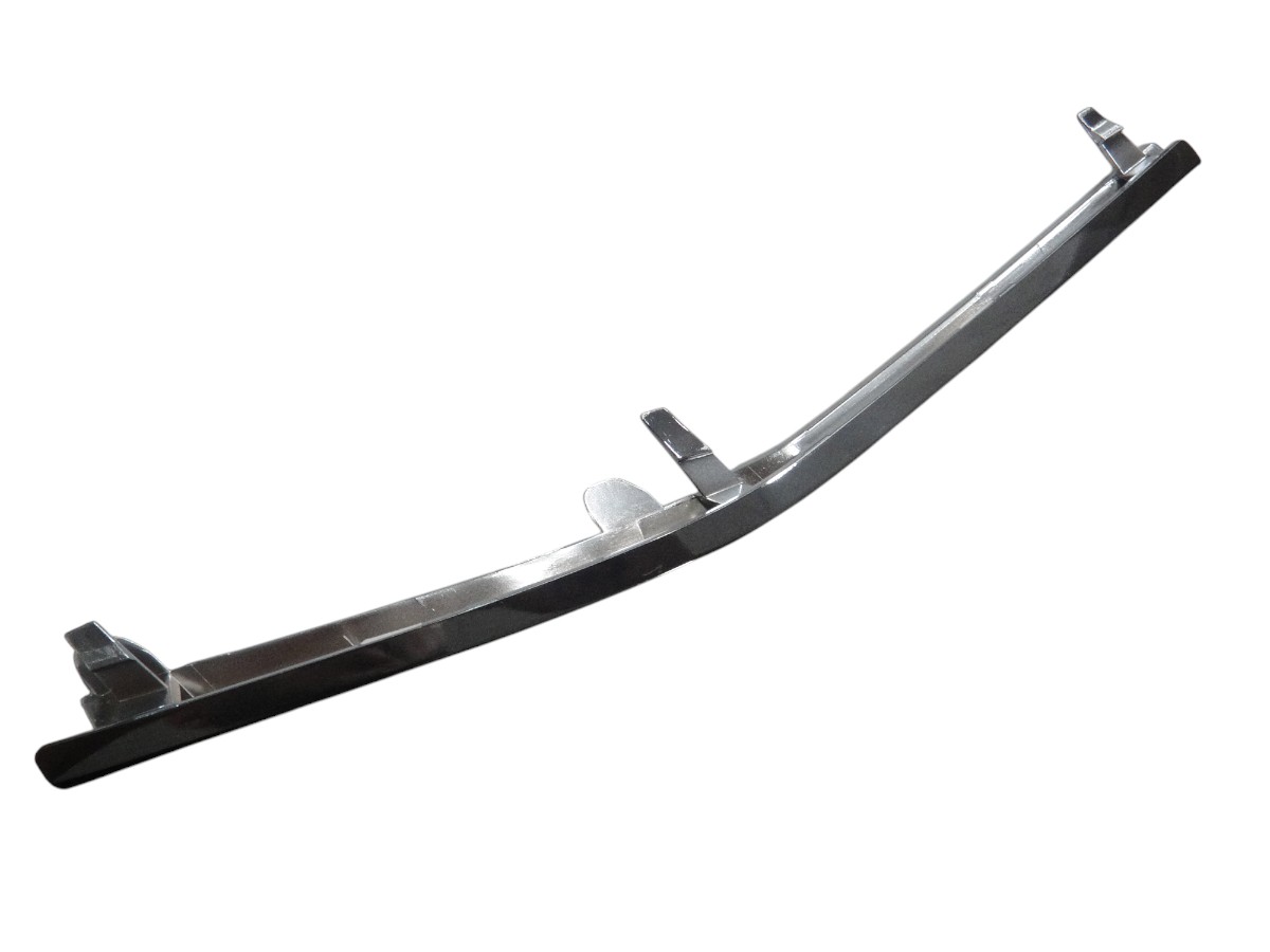 BISEL SUP IZQ MATRICULA DEL *CHEVROLET MONTANA 2023/