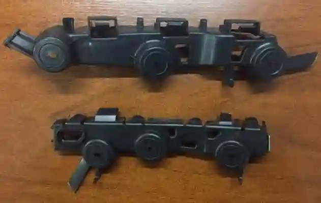 Soporte de paragolpes delantero izquierdo