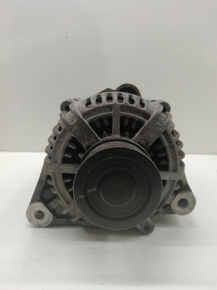 Alternador Kia Carens 2002-2006 2.0 CRDi 2.0L 103kW 3730027012