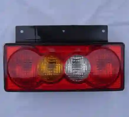 Farol trasero izquierdo