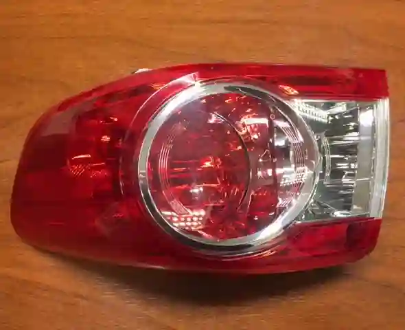 Farol trasero izquierdo