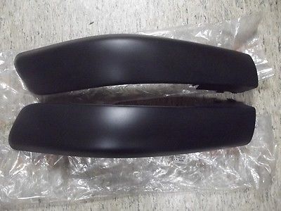 Moldura de paragolpes delantero derecho