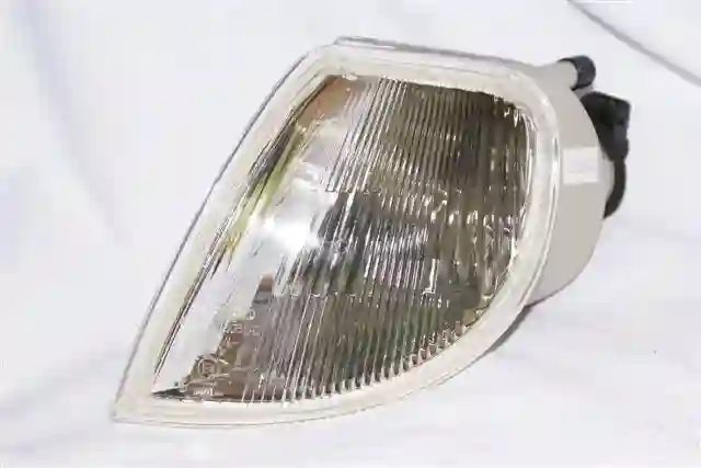 Faro delantero izquierdo