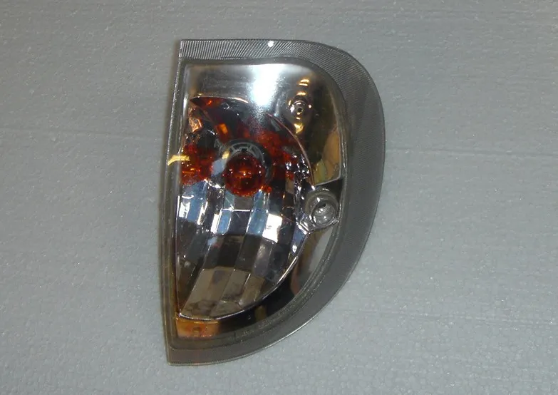 Farol delantero izquierdo