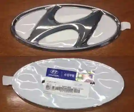 EMBLEMA CARETA-PORTON HYUNDAI H1 08 (H) ORIGINAL