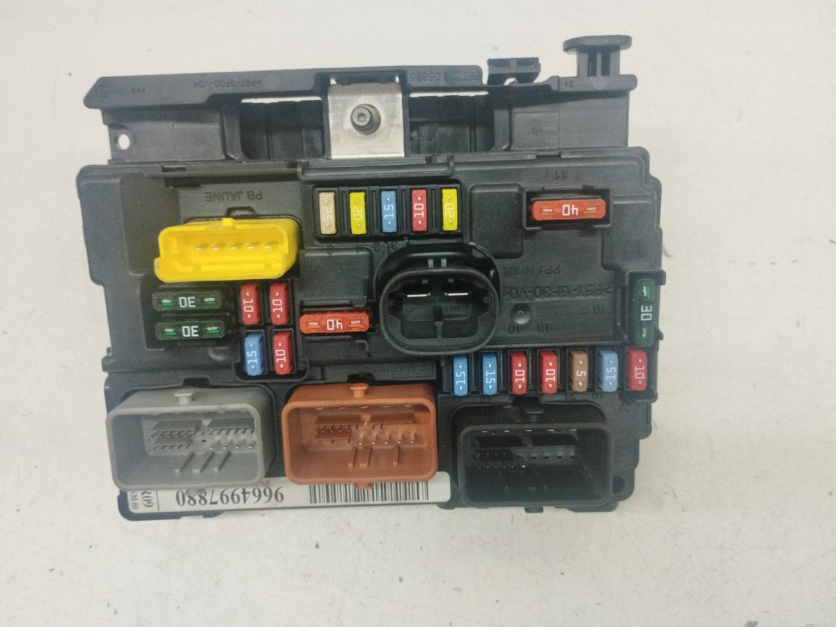 Caja Reles / Fusibles Citroën C3 1995-2010 1.4 HDI Audace SensoDrive 1.4L 50kW 9664997880