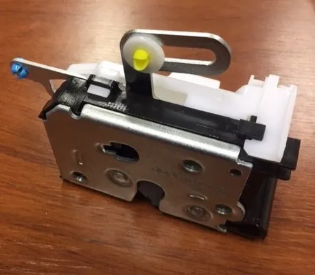 CERRADURA PUERTA DEL DER GM CELTA 01 (4P)