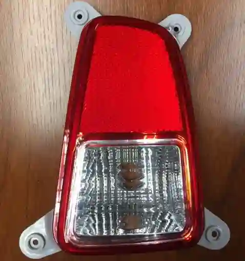 Reflector de paragolpes trasero derecho