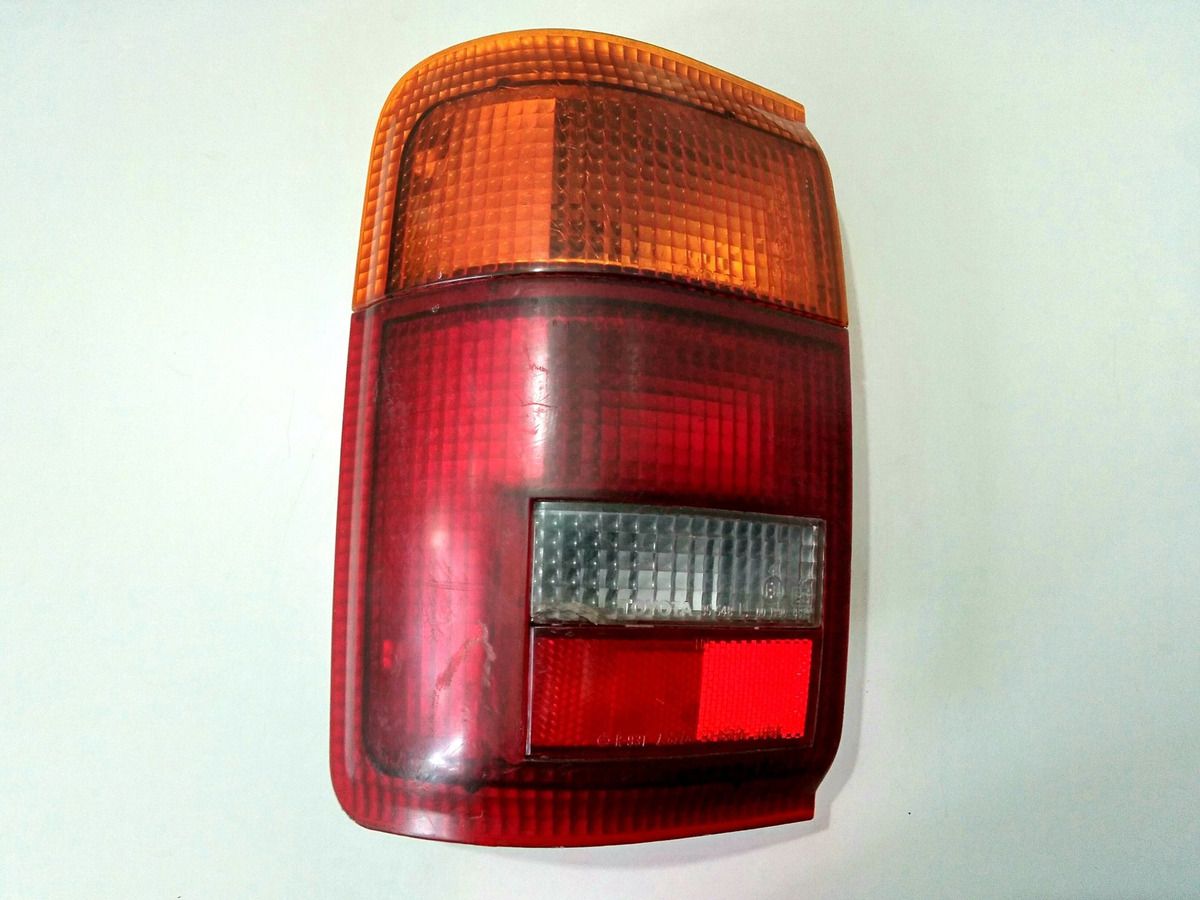 Faro Trasero Toyota Runner 90s