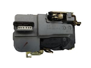 Cerradura de puerta delantera