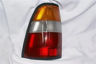Faro trasero izquierdo