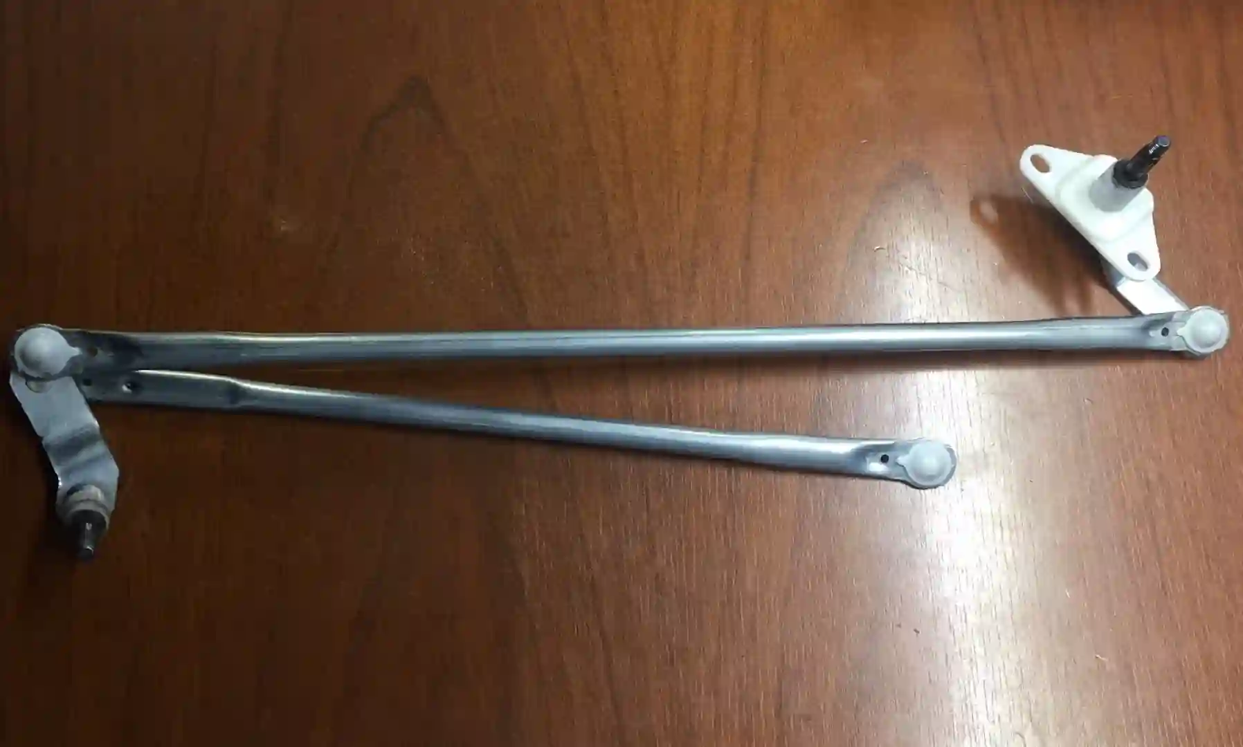 Motor limpiaparabrisas delantero
