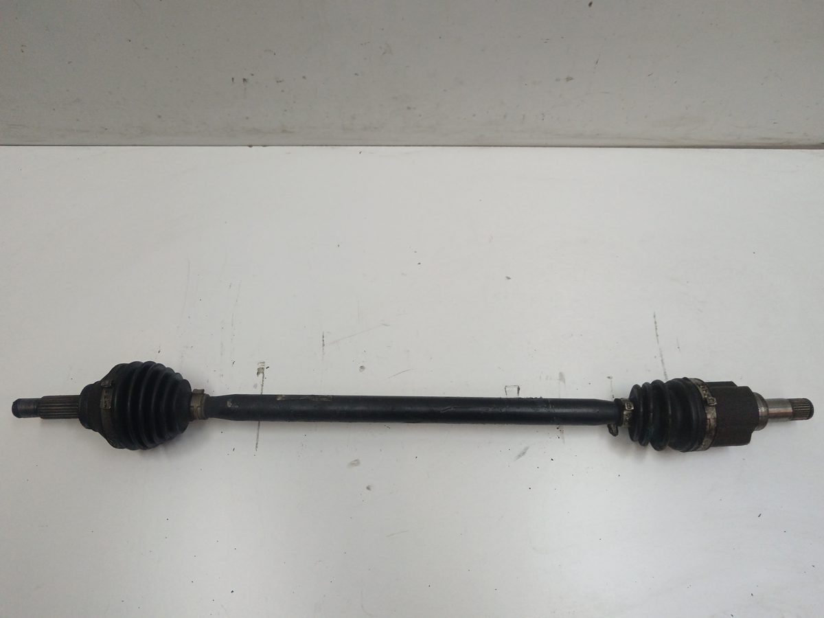 Semieje Delantero Derecho/Izquierdo Volkswagen Up! (121) 2011-2016 *