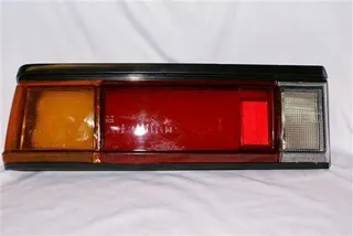 Faro trasero izquierdo