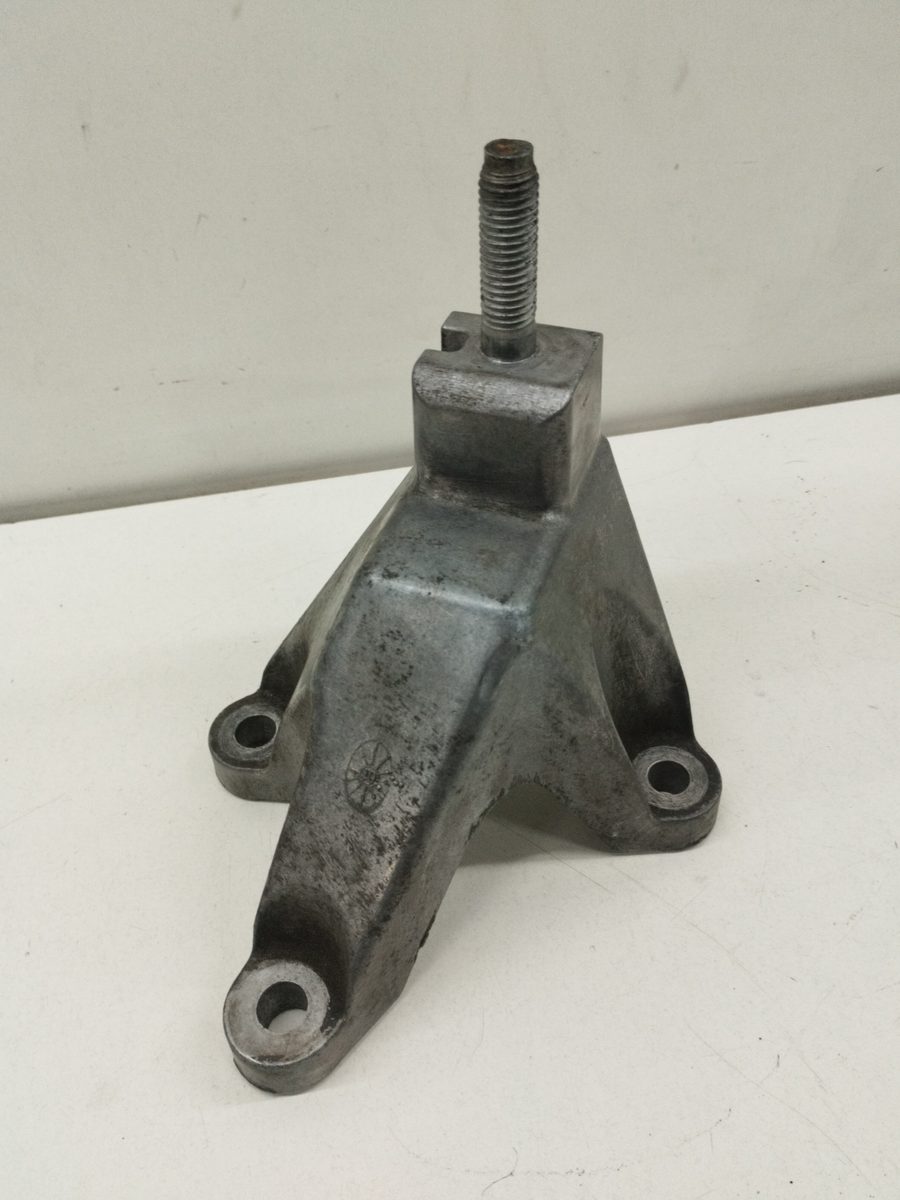 Soporte Caja De Cambios Ford Focus Turnier (CAK) 1998-2004 Ambiente 1.6L 74kW 98AB7M125CG