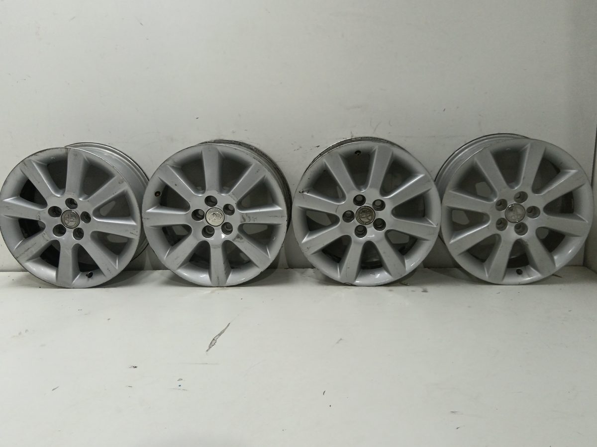 Juego De Llantas Toyota Avensis (T27) 2008-2015 Active 42611051403