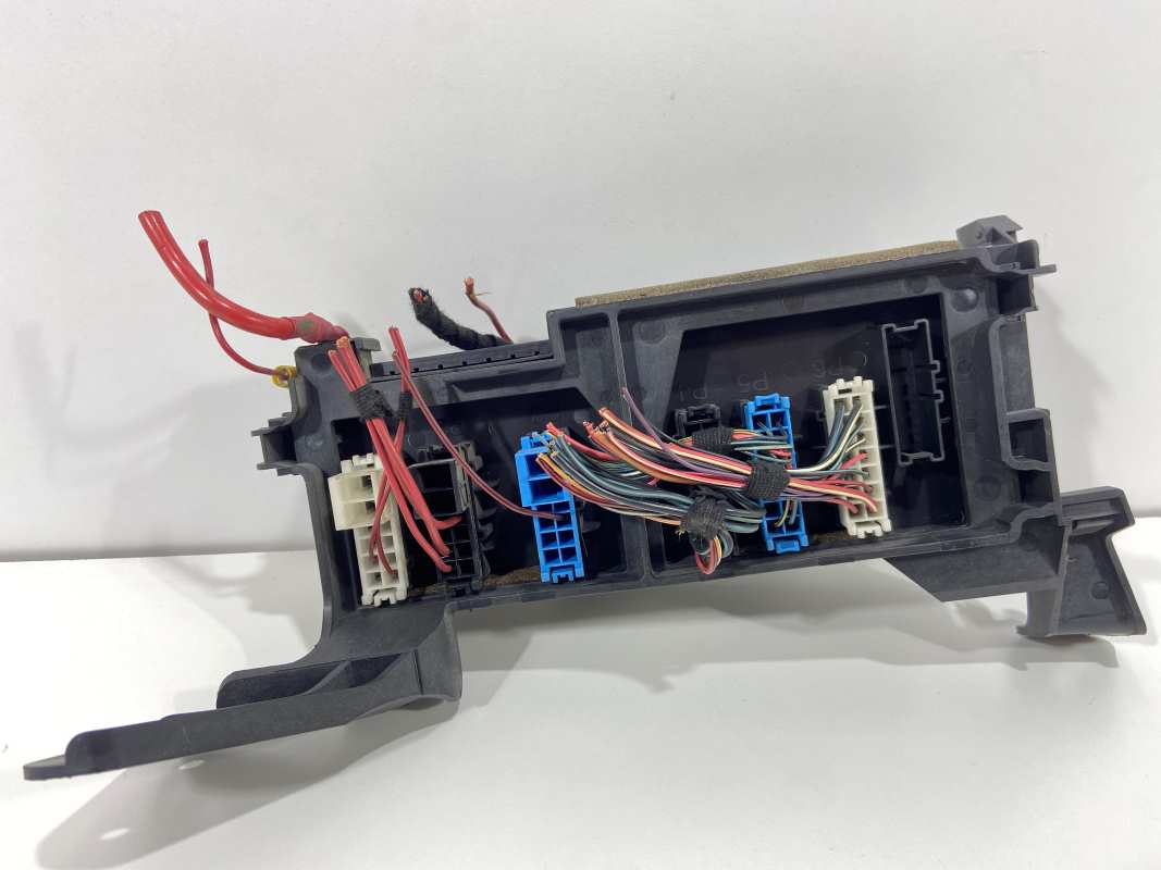 Caja de fusubles Mercedes Benz ML , Ref: 9917-S3D8
