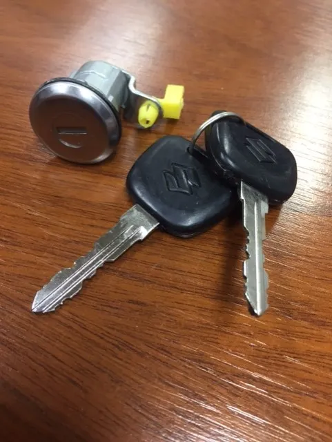 CILINDRO PUERTA IZQ SUZUKI MARUTI 94
