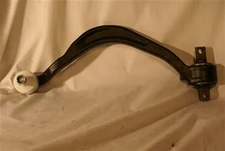 Brazo de suspensión inferior izquierdo