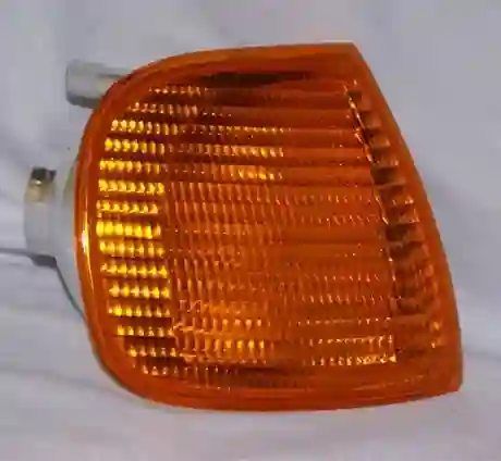 Faro delantero derecho