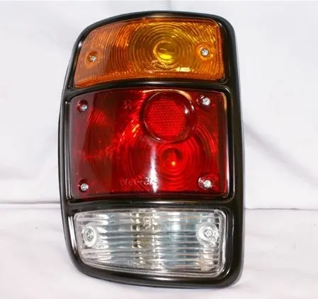 FAROL TRA IZQ NISSAN B110 79 DEPO