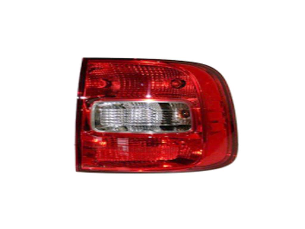 FARO TRASERO VW SAVEIRO TREND 10/15 IZQ