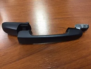 Manija de puerta trasera izquierda