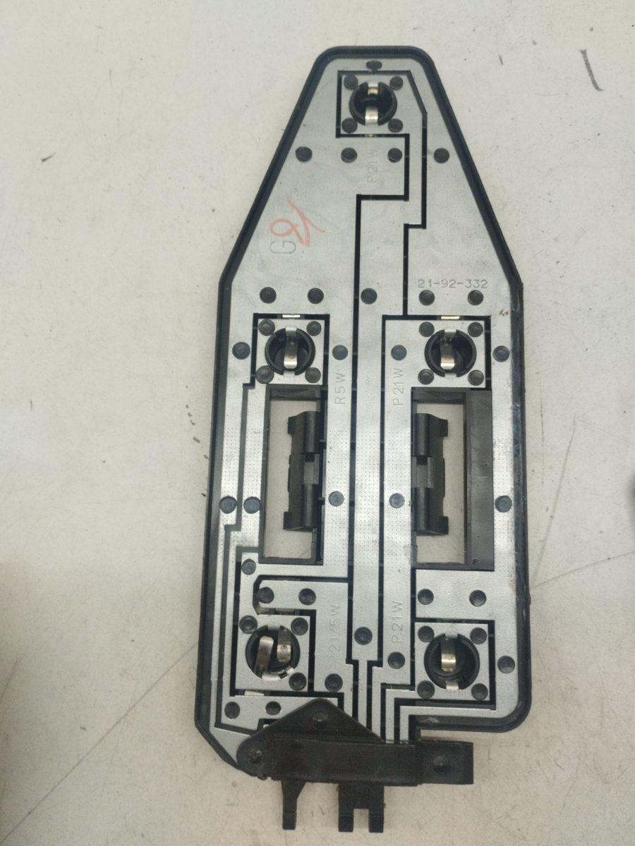 Porta Lampara Trasero Izquierdo Peugeot 405 Berlina 1987-1996 Diesel 2192332