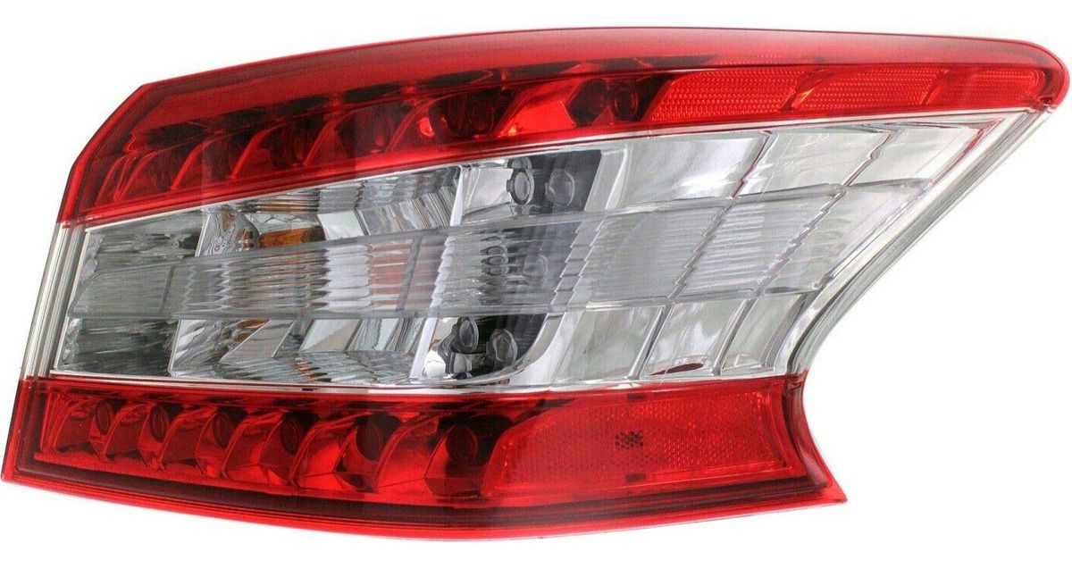 Faro Nissan Sentra B17 2013 A 2016 Derecho