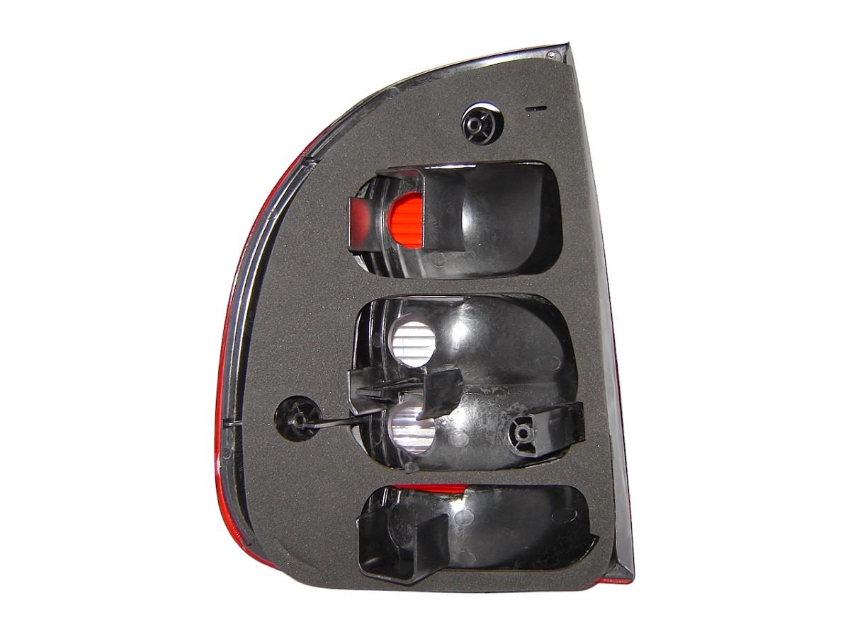 FAROL TRASERO DERECHO CHEVROLET CORSA SEDAN 2000/2009