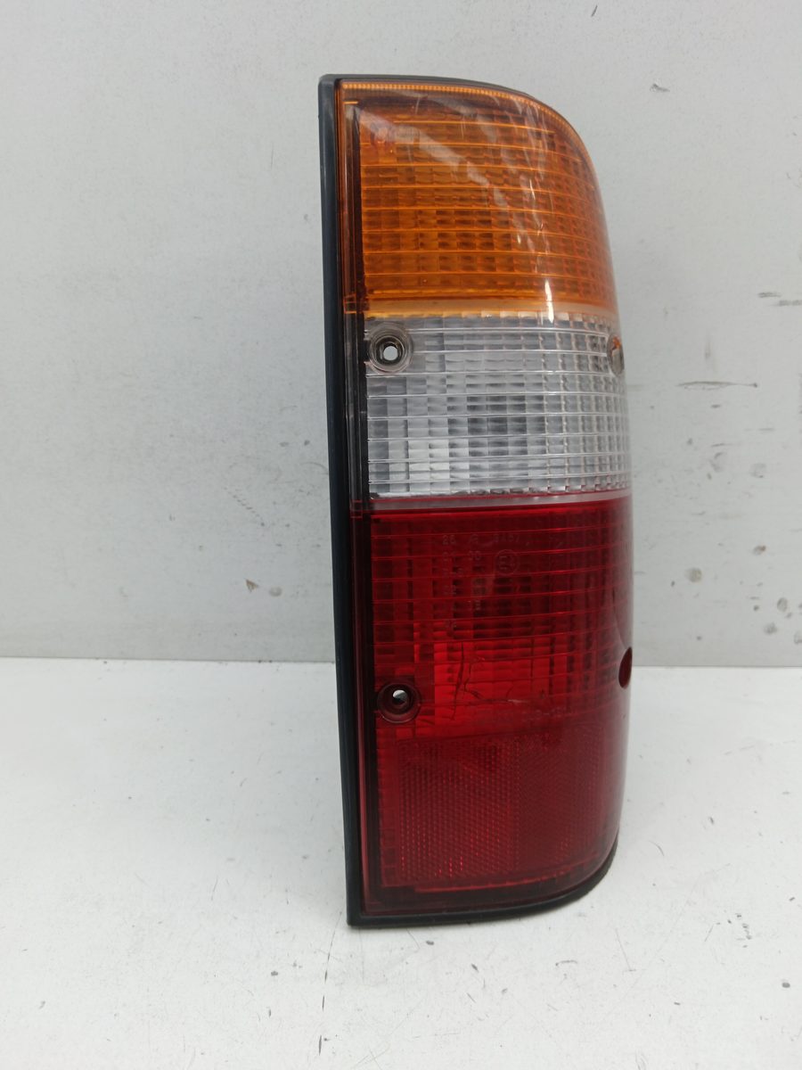 Farol Trasero Derecho Exterior Ford Ranger (ER) 1999-Actualidad Cabina doble Royal 4X4