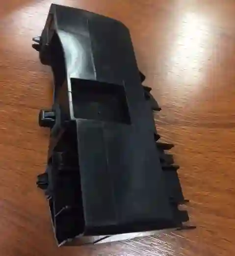Soporte de paragolpes delantero izquierdo