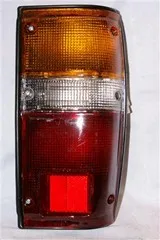 Faro trasero derecho