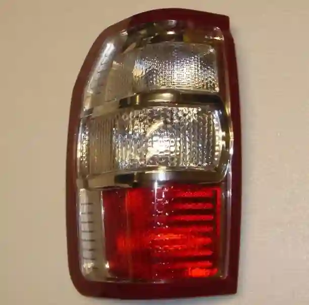FAROL TRA IZQ FORD RANGER 11 ARGENTINA