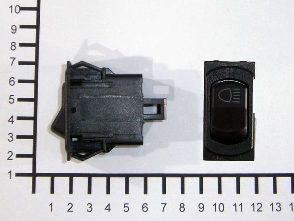 LLAVE TECLA UNIV. LUCES 1 GOLPE